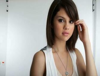 Selena Gomez iPad Mini Wallpaper Jpg