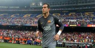 Tim Impian El Clasico Xi Goalkeeper Bola Net