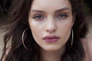 Luma Grothe Face Wallpaper