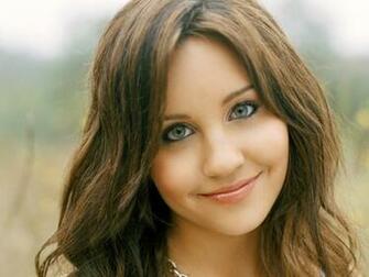 Blue Eyes Girls HD Image Beautiful Wallpaper