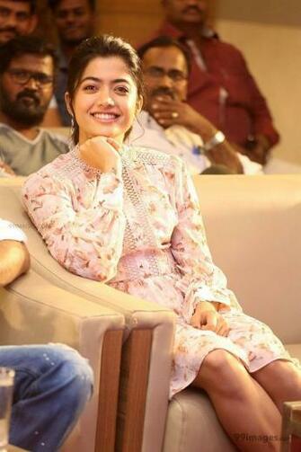 Rashmika Mandanna Image HD Photos 1080p Wallpaper