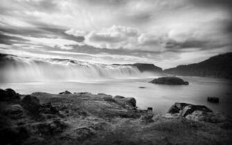 Waterfall Rocks Flowing Black And White Ultra HD 4k Background