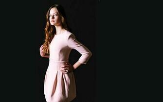Actress Mackenzie Foy Beautiful Photoshoot Wallpaper HD