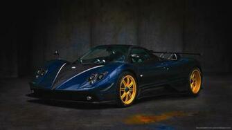 Pagani Zonda Tricolor Wallpaper