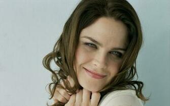Emily Deschanel Wallpaper