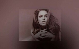 Cindy Crawford Simple Wallpaper