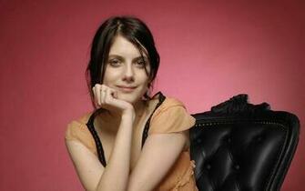 Melanie Laurent Wallpaper HD Full Pictures