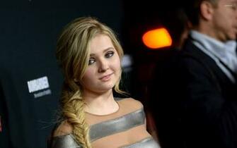 Abigail Breslin Wallpaper Celebrity