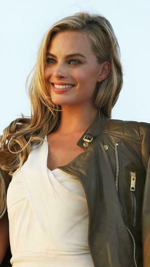 Margot Robbie Beautiful Smile Wallpaper