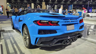 Chevrolet Corvette Z06 Sends Hearts Racing In Detroit Carscoops