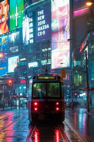 My Current Wallpaper A Streetcar In Toronto S Dundas Square