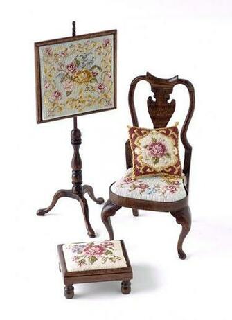 Miniature And Doll House Victorian Wallpaper