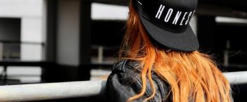 Redhead Girl Hat Jacket Back Wallpaper