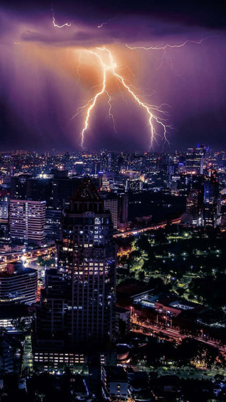 Lightning iPhone Wallpaper