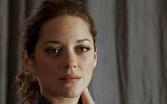 Marion Cotillard Cute HD Wallpaper Gag Fire