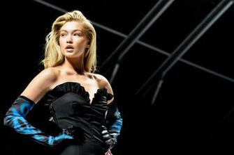 Awesome Gigi Hadid Wallpaper Full HD Pictures