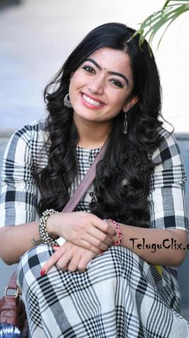 Rashmika Mandanna HD Wallpaper Top