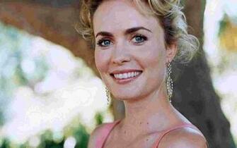 Pics Photos HD Beautiful Radha Mitchell Wallpaper