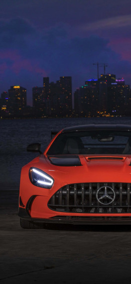 En Einikonischer Mercedes Gts Sticht Mit Seiner Eleganten Wallpaper