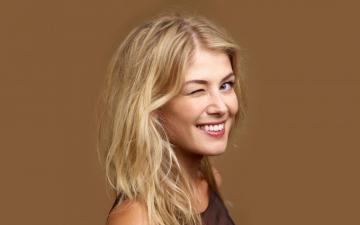 Rosamund Pike HD Wallpaper Background Image