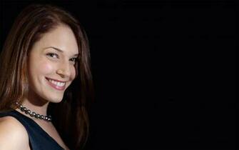 Amanda Righetti Wallpaper Background