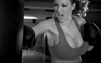 Boxing Box Wallpaper Jordan Carver Sport Strike Glove Anger Pear
