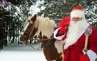 New Year Christmas Wishes And Greetings Wallpaper With Santa Claus