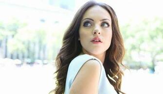 Elizabeth Gillies HD Wallpaper