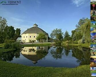 Vermont Seasonal Wallpaper