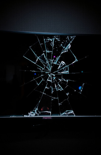 Broken Tv Screen Wallpaper