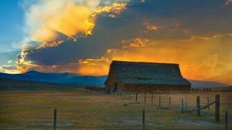HD Glorious Sunset Over Old Barn Wallpaper Background