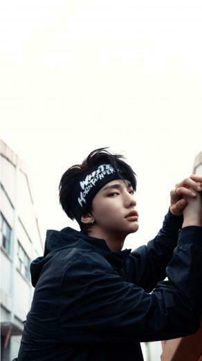 Stray Kids Hwang Hyunjin Lockscreen Wallpaper I Am Who B In