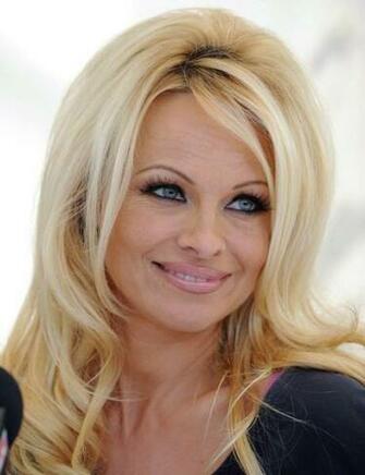 Hollywood Stars Pamela Anderson Profile And Pictures Wallpaper