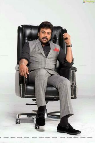 Chiranjeevi Chiru Meelo Evaru Koteeswarudu HD Wallpaper