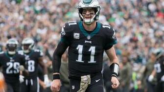 In Full Fatigues Carson Wentz Enjoys Off Week By Hunting