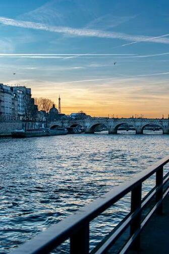 Seine Pictures Image