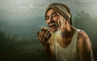 Wallpaper Old Man Cool Smoking Eyes Look