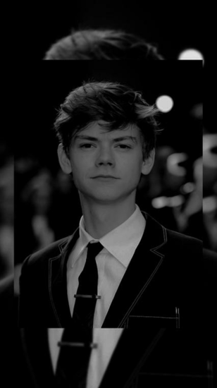 Thomas Sangster Lockscreen Image By