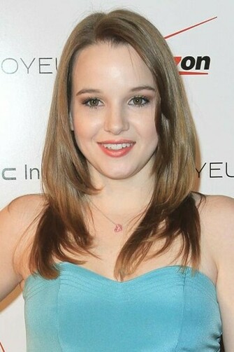 Hollywood Kay Panabaker Profile Pictures Image And Wallpaper