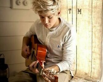 Best Niall Horan Background