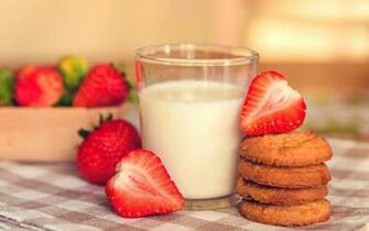 Cookies And Milk Wallpaper
