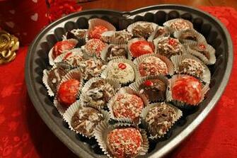 Valentine Day Chocolate HD Wallpaper Pictures