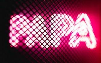 Wallpaper Papa Neon Grid Inscription 4k