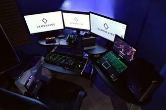 Nice And Clean Gamign Setup A Six Monitor Gaming