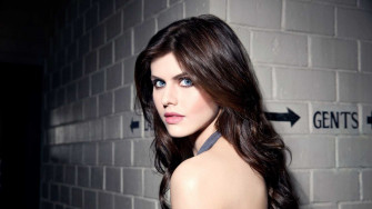 HD Alexandra Daddario Wallpaper