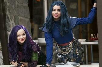 Disney Descendents Picha Mal And Evie HD Karatasi La Kupamba Ukuta