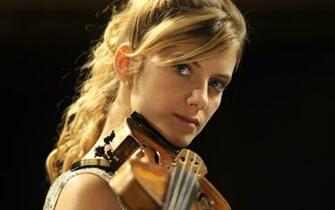 Melanie Laurent HD Wallpaper For Desktop