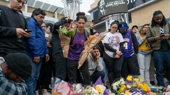 Kobe Bryant Fans In Los Angeles Pay Tribute The New York Times