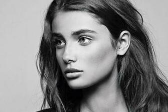 Beautiful HD Taylor Hill Wallpaper