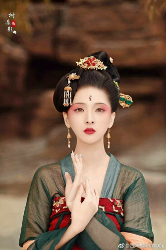 Chinese Traditional Dress Fashion Dresses Wallpaper